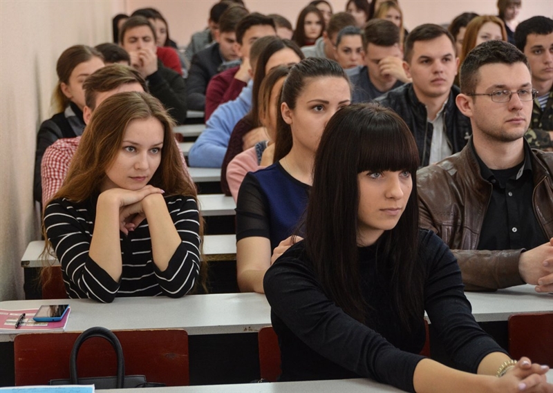 Член Высшей квалификационной комиссии судей Украины рассказал студентам о перспективах трудоустройства
