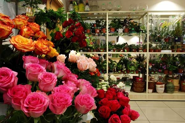 В Одессе выпивший парень ограбил цветочный магазин