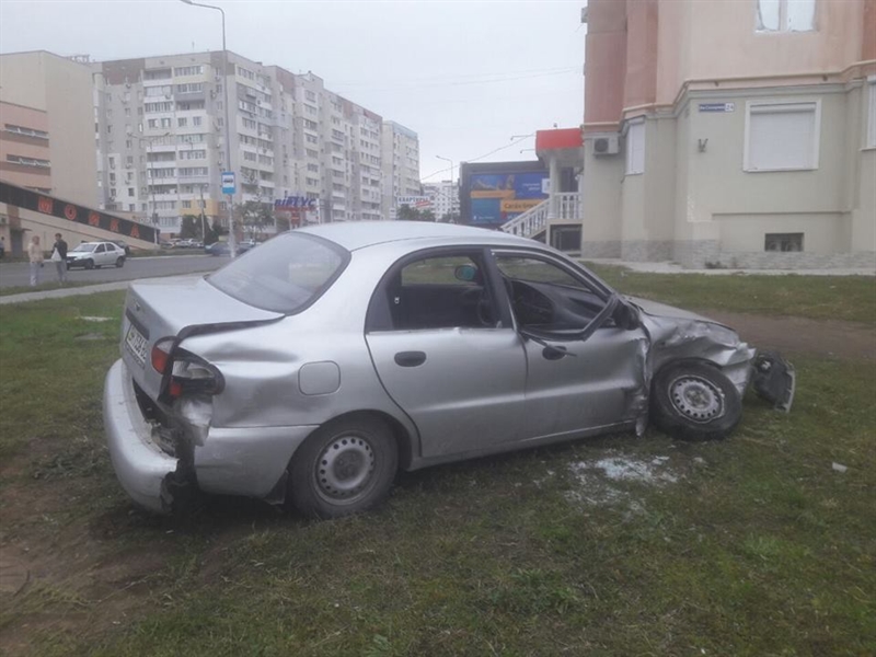На поселке Котовского столкнулись Daewoo и Ford: есть пострадавший