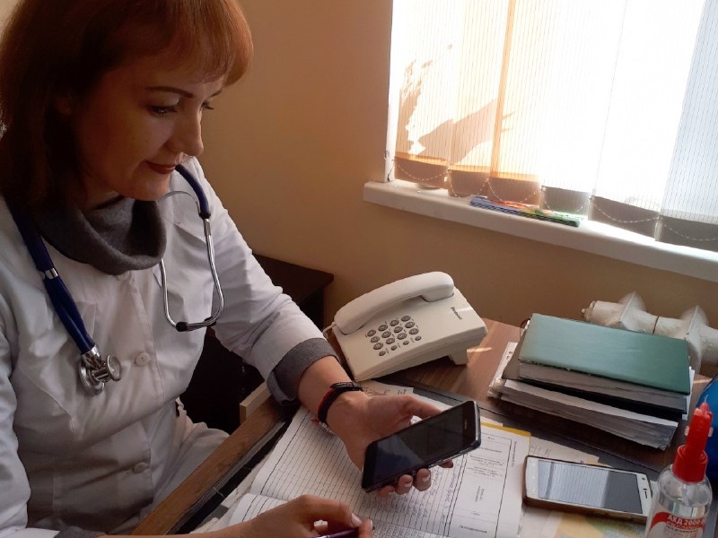 Для одесских врачей закупили смартфоны 