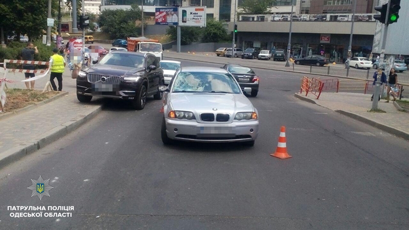 В Аркадии BMW сбил пешехода
