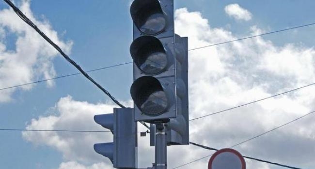 В Одессе на нескольких перекрестках временно не работают светофоры