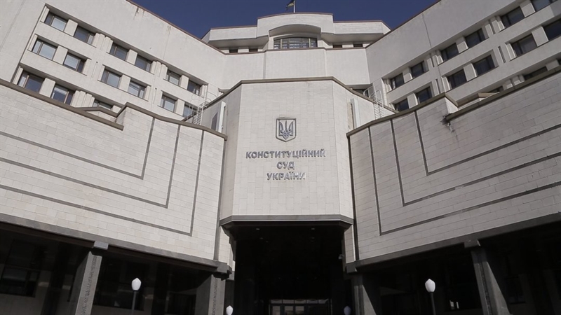 Конституционный суд рассмотрит законность санкций против телеканалов 112 и NewsOne 
