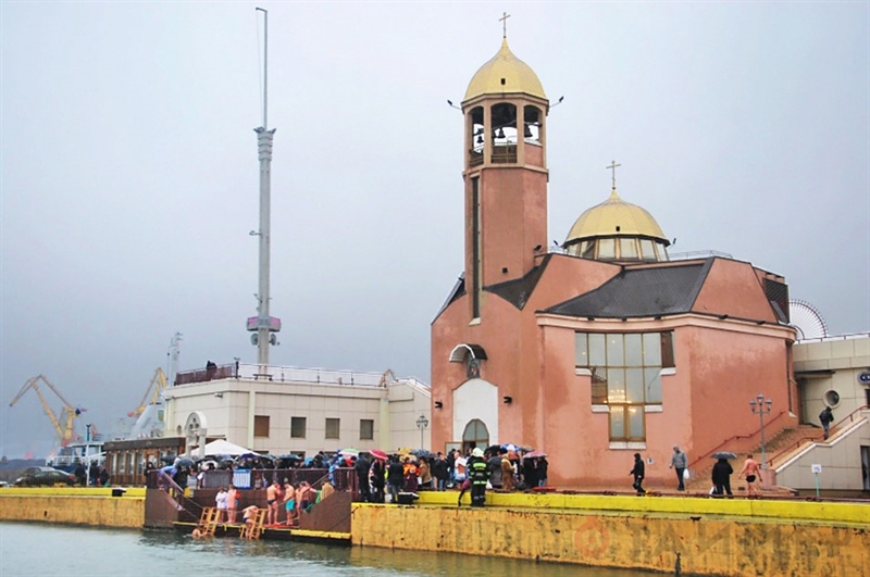 Морвокзал приглашает одесситов на традиционные Крещенские купания