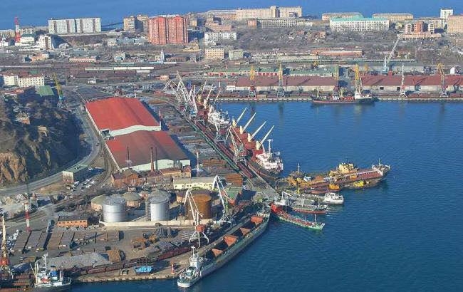 Из-за растраты денег трем сотрудникам порта "Южный" сообщили о подозрении