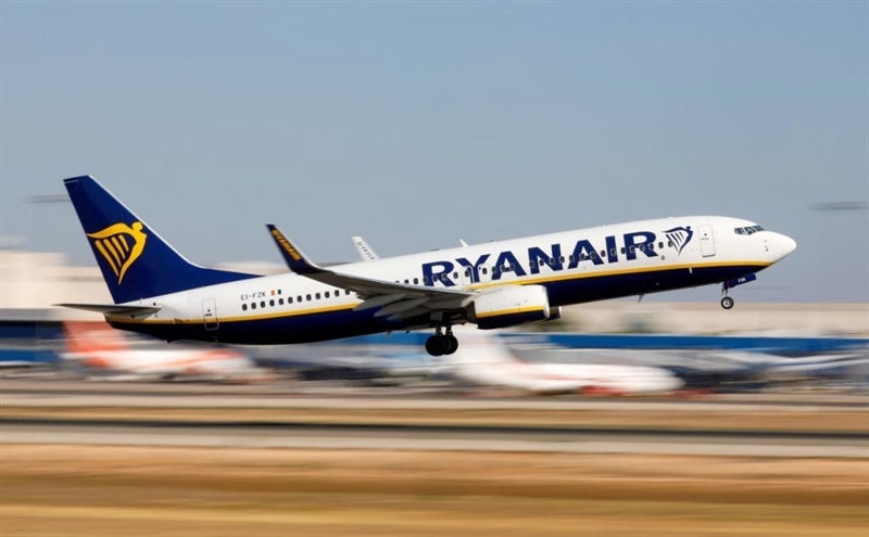 Лоукостер Ryanair возобновил полеты между Италией и Украиной