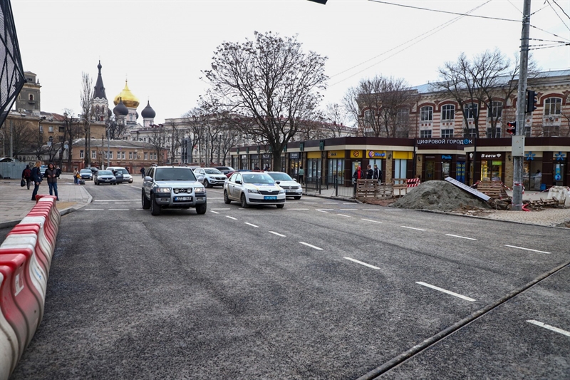 В Одессе открыли движение автомобилей по улице Водопроводной