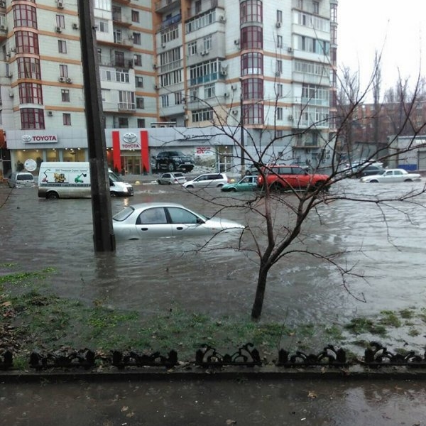 Одесскую Пересыпь затопило