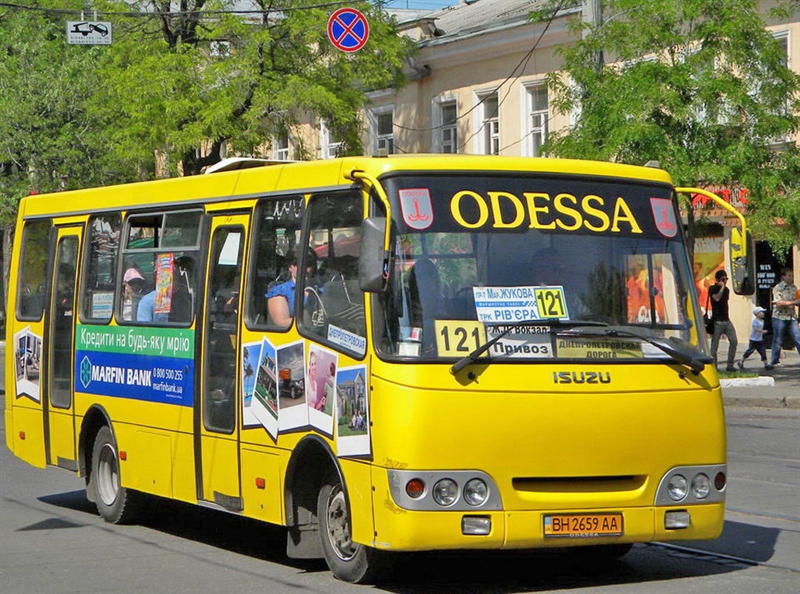 В Одессе общественный транспорт временно будет работать до полуночи