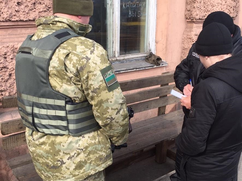 В Одесском порту задержали мужчину с оружием