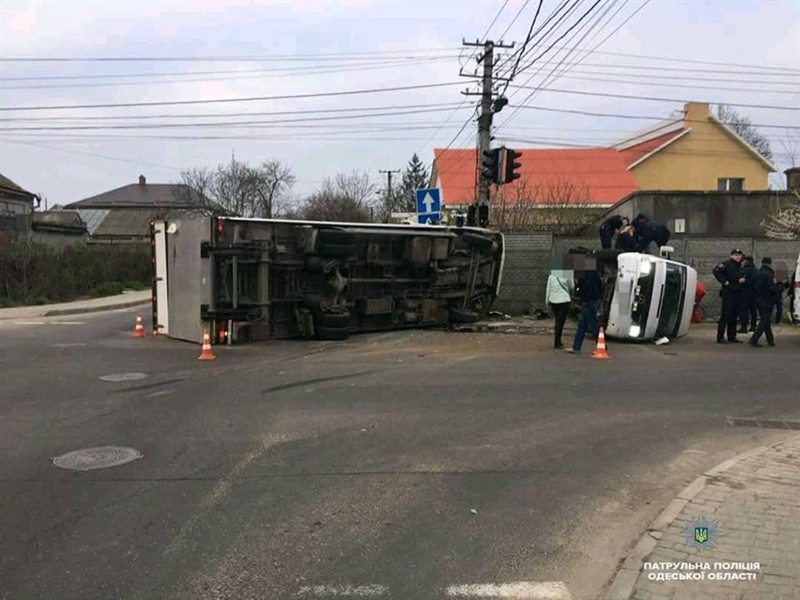 В Одессе во время аварии пострадали 11 человек 