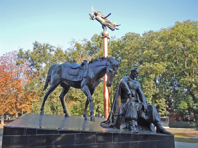 В Одессе вандалы изрисовали памятник