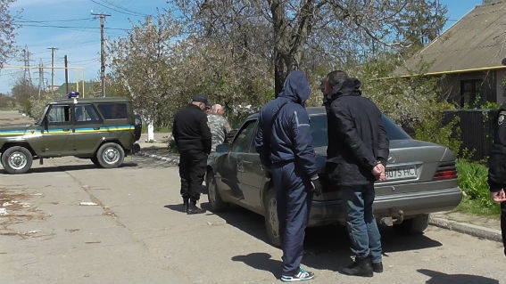 В Одесской области у мужчины изъяли оружие и наркотики 