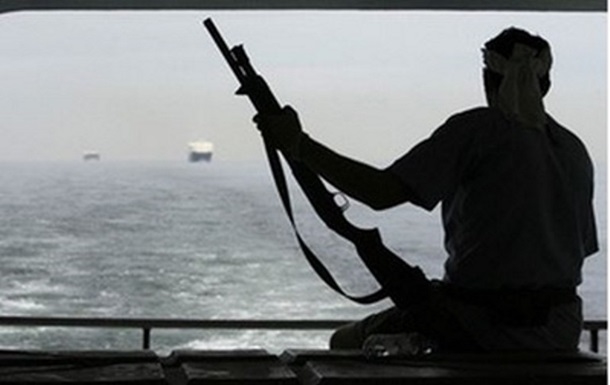 Похищенного пиратами украинского моряка вернули домой