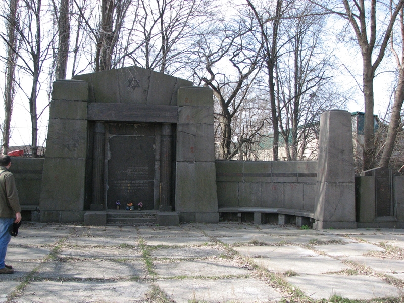 Историки создадут карту одесских кладбищ