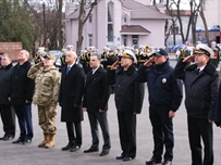 На Аллее Славы подняли самый большой государственный флаг в Одессе