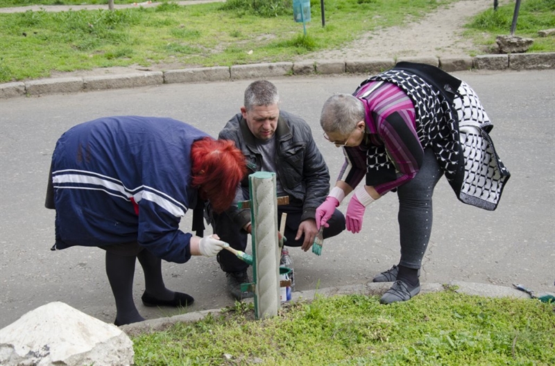 Одесситы провели субботник в сквере Паустовского 