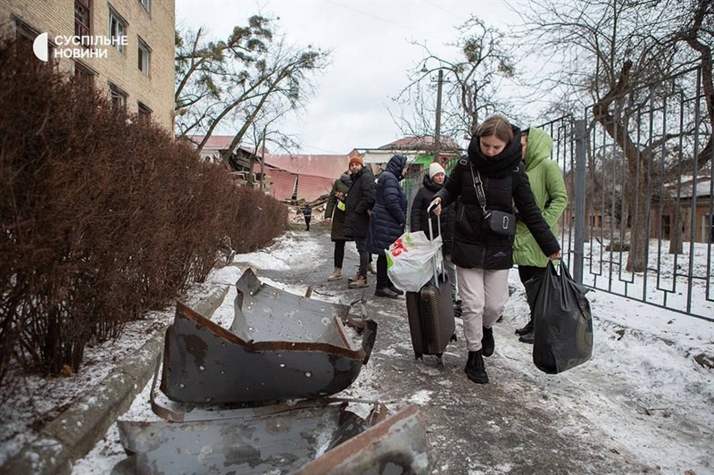 Харків: з-під завалів дістали тіло дівчинки