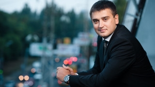 Одного из кандидатов в Одесский горсовет заподозрили в фотографировании бюллетеней в кабинке
