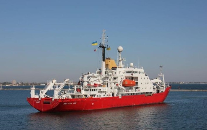 В порт Одессы прибыл первый украинский ледокол