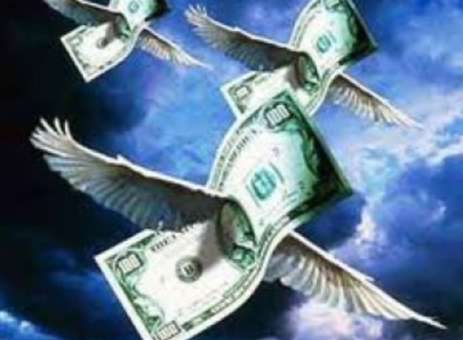 На треть миллиарда долларов меньше присылают в Украину денег из заграницы