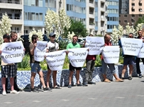 Одесские портовики обратились к Гройсману с просьбой уволить скандального чиновника АМПУ Игоря Ткачука  