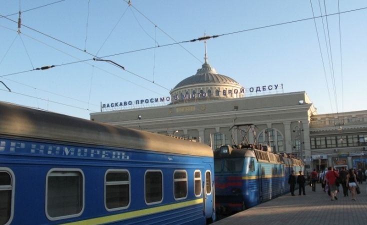 На Пасхальные и майские праздники назначили несколько дополнительных поездов в направлении из Одессы