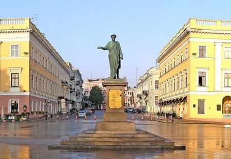 В Одессе работы по восстановлению фасадов в центре «заморожены» на месяц