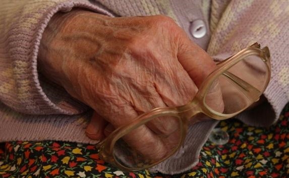 Патрульные спасли пожилую женщину