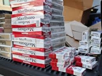 В одесском порту обнаружили сигареты «Marlboro», спрятанные в деревянные брусья