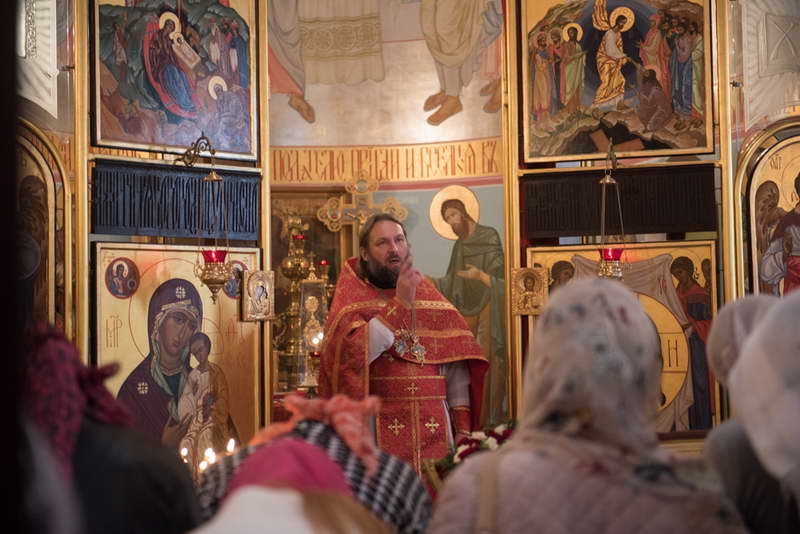Сегодня православные христиане отмечают Воздвижение Честного и Животворящего Креста Господня