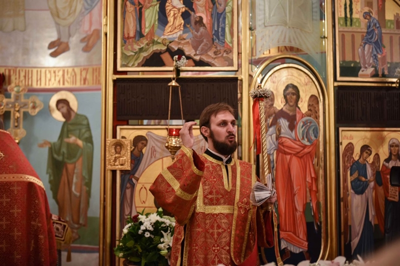 В праздник Светлого Христова Воскресения в Одесском студенческом храме Святой мученицы Татианы проведено пасхальное богослужение (фото) 