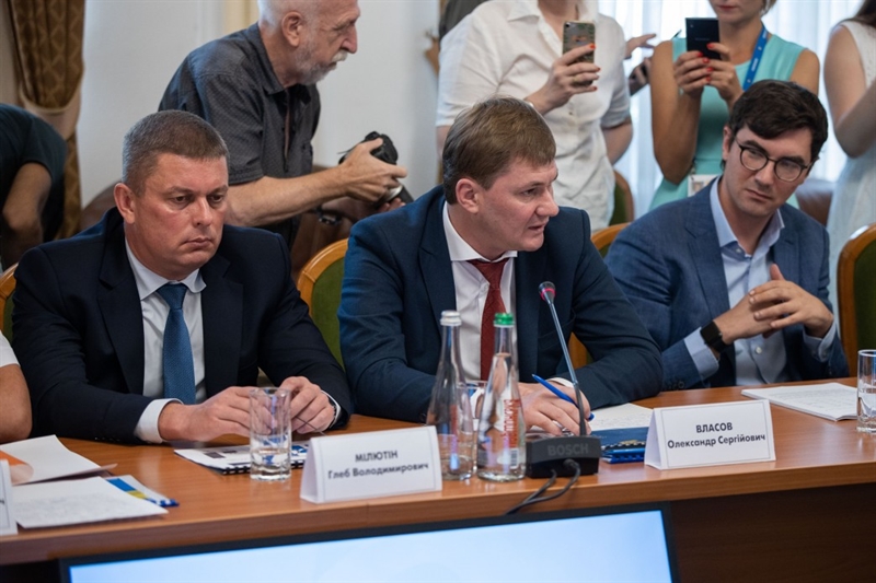 Зеленский потребовал от главы ГФС, чтобы тот уволился