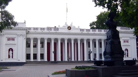 Одесских муниципальных чиновников лишили премий за нарушения
