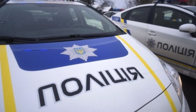 В Одессе трое мужчин украли сумку из автомобиля