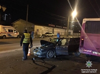 На улице Космонавта Комарова пьяный водитель въехал в автобус и «скорую»