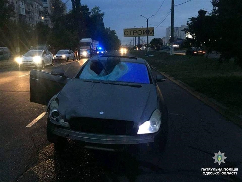 В Одессе Mercedes насмерть сбил пешехода