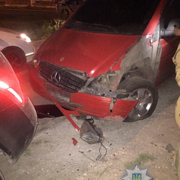 В Черноморске неизвестный взорвал автомобиль