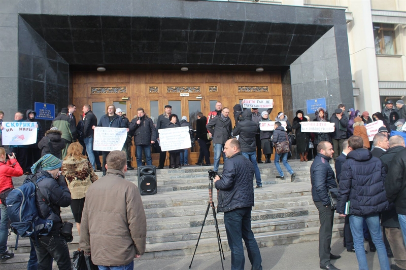 Сессия Одесского облсовета началась с нескольких митингов