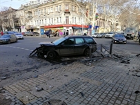 В центре Одессы столкнулись две иномарки 