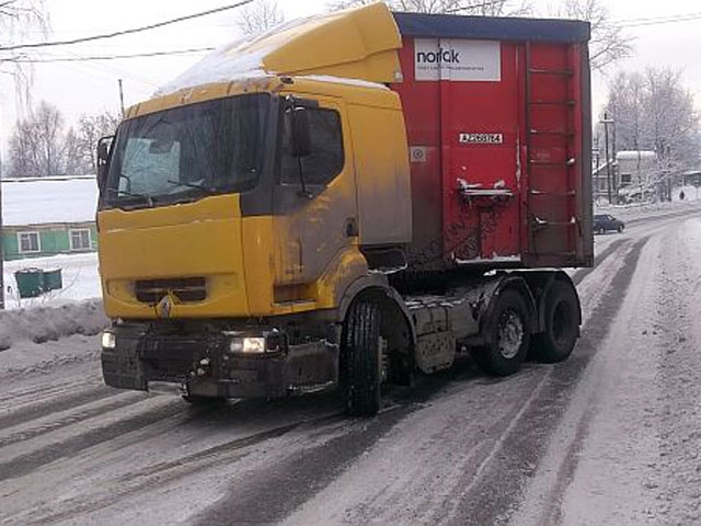 Чиновники запретили грузовому транспорту въезжать в Одессу