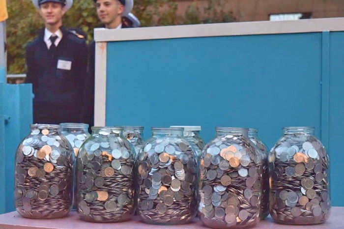 Одесские кадеты собрали 171 кг пятикопеечных монет на будущую скульптуру