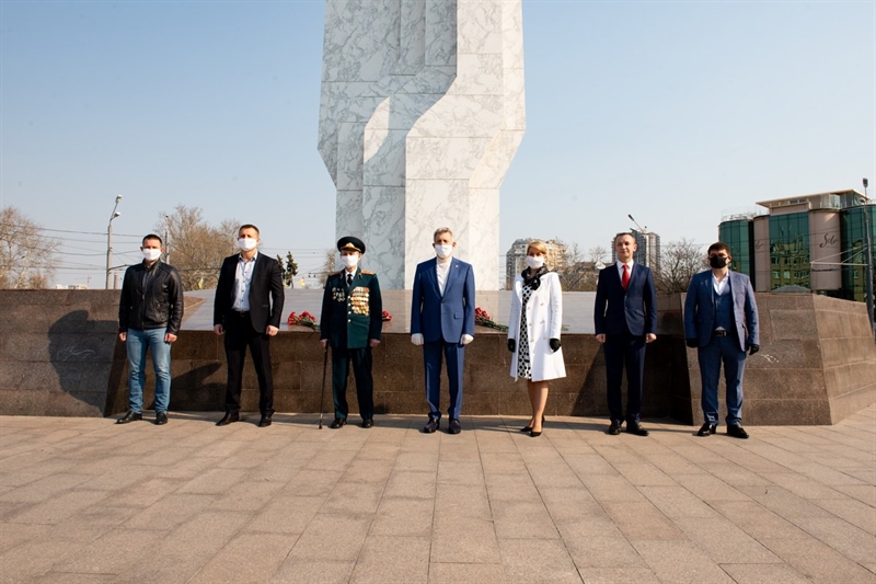 Накануне 76-й годовщины Дня освобождения Одессы депутаты Украинской морской партии Сергея Кивалова чествовали воинов-освободителей