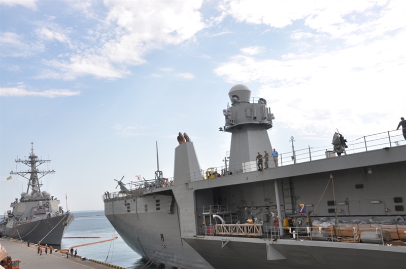 В Одесский порт прибыли иностранные боевые корабли для участия в учениях «Си бриз»