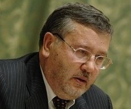 "Самый честный" Гриценко помогает Бродскому и Шуфричу контролировать рынок песка в Украине