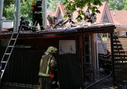 В Киевском районе города горел ресторан 