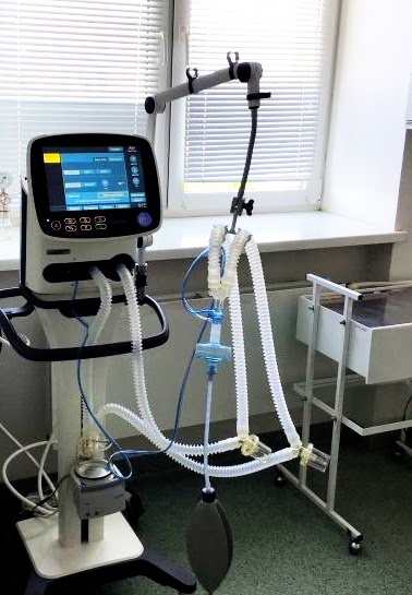 ПриватБанк направил первые четыре аппарата искусственной вентиляции легких больницам украинских городов