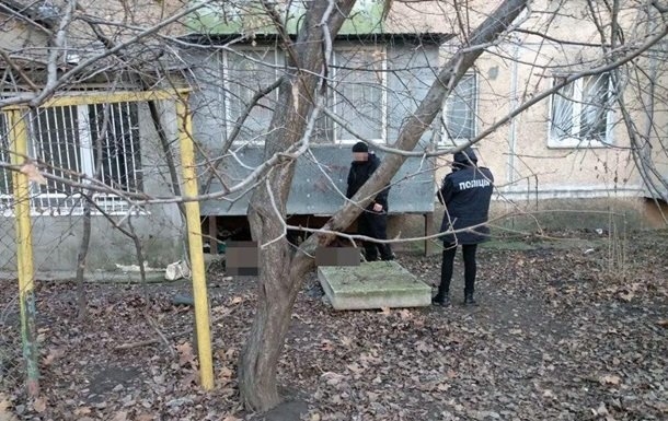 В Одессе на улице обнаружили труп молодой женщины