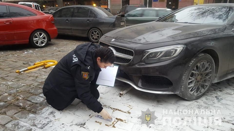 В центре Одессы подожгли автомобиль