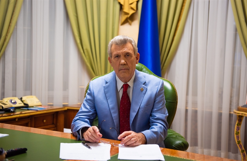 Сергей Кивалов поздравил работников Государственной налоговой и таможенной службы Украины с профессиональным праздником